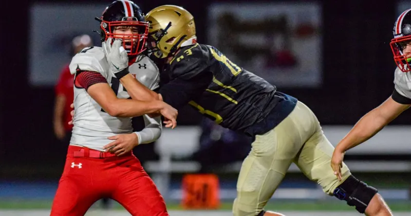 Kelso senior lineman finds end zone, niche as pass rusher