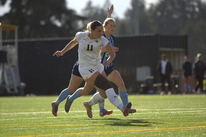 Lutes Cage Bruins 3-0 for Spidahl's 200th Career Win