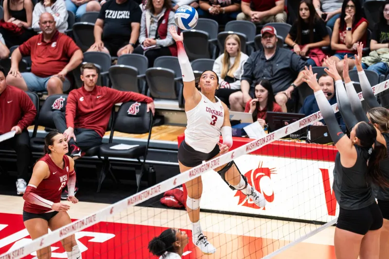 Cougars reverse sweep Broncos to get back to .500