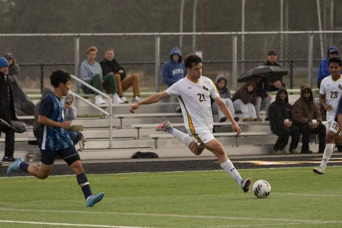 Turchaninov's Second-Half Goal Lifts Lutes Past Pacific