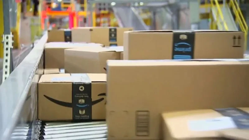 Amazon to hire 300,000 for holidays; 4,500 in Seattle area, with medical coverage for some