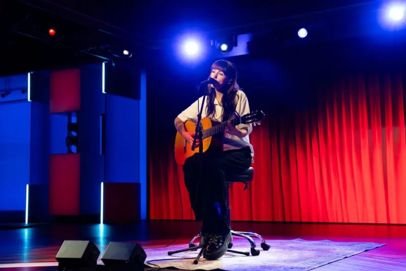 Sasha Alex Sloan performs 'Empty'
