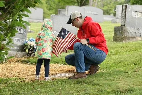 Photos: Bridgeport Cemetery Sees Over a Thousand Flags Placed on Veterans' Graves for Memorial Day