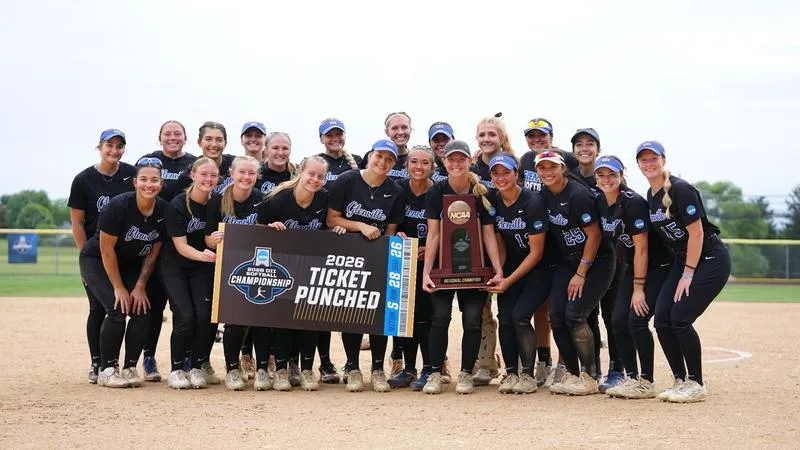 FEELIN' SUPER: SOFTBALL ADVANCES TO NCAA DII WOMEN'S COLLEGE WORLD SERIES!