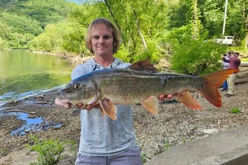 Fayette County Angler Catches Record Redhorse Sucker