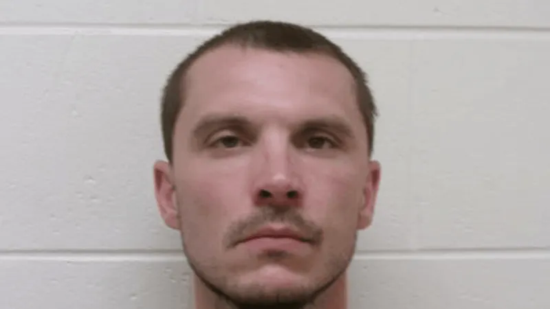 Man accused of assaulting store clerk, bystanders over prepaying for gas, deputies say