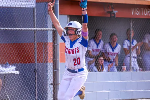 Midland Trail stays alive by defeating Weir, 7-1