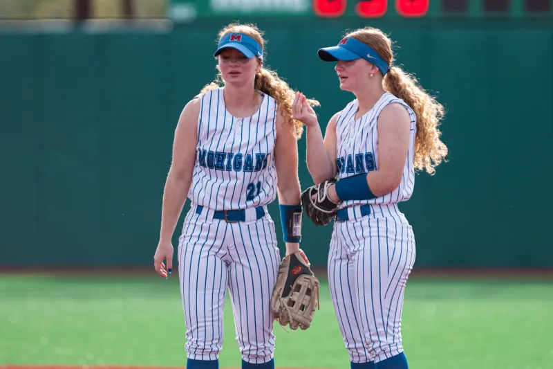 4-6-Robinson: Twins Beth and Grace cherishing state tournament opportunity with Morgantown High School softball