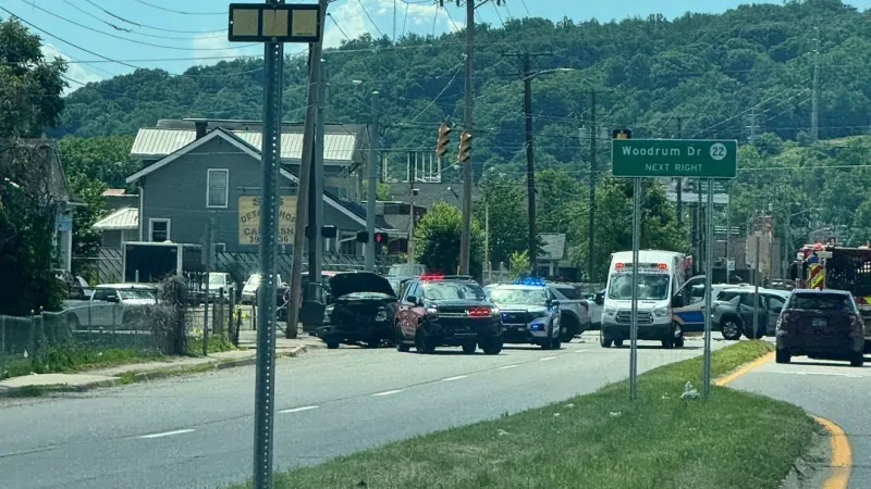 One injured in two-vehicle crash in Charleston, dispatchers say