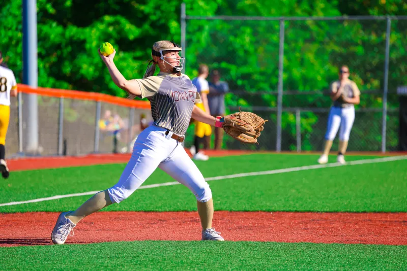 Monarchs score 3 runs in fifth to slip by Keyser, 9-7