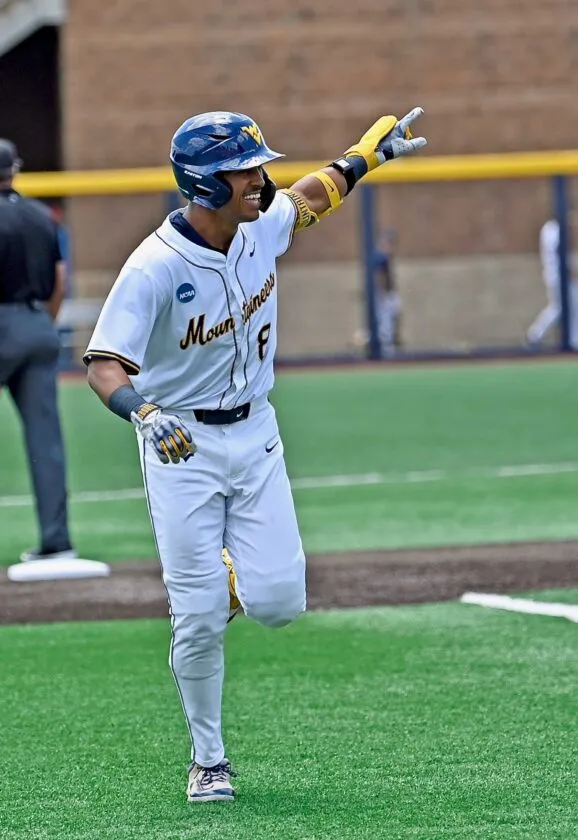 Mountaineers 1 win away from CWS