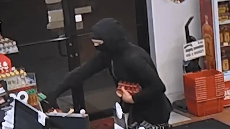 Kanawha County deputies searching for suspect in liquor store break-in