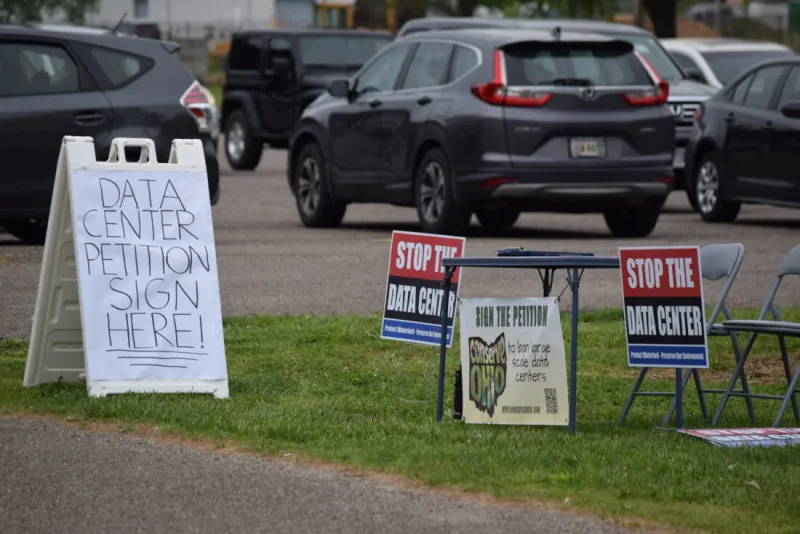 Ohio residents continue signature collection for petition ban on data centers