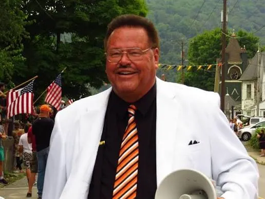 Richwood High community mourns after death of longtime band director
