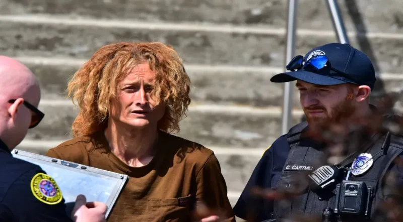 Man pulled from Kanawha River in destruction of property case