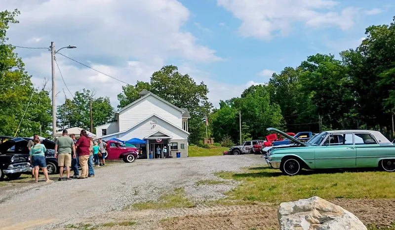 Cruise-in draws classic cars to Pleasant View