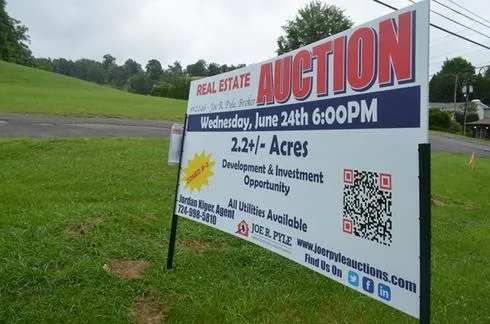 Bid of $500,000 Already in as Former Town House Site Set to be Auctioned This Evening and Interest is High