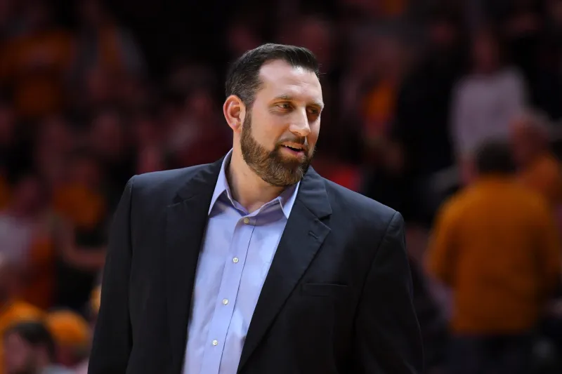 Herd add former NBA player Padgett as assistant coach