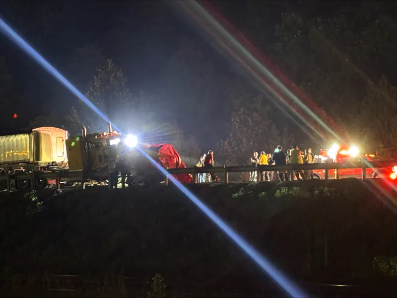 One killed in early morning crash