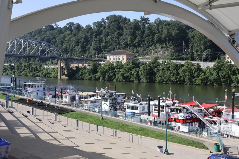 Sternwheel boats fill Kanawha River once again for Regatta