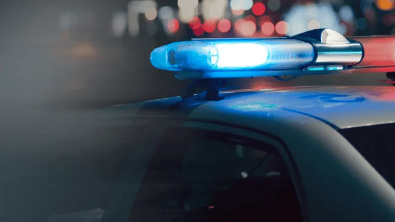 Suspect crashes into fence after overnight pursuit in Charleston