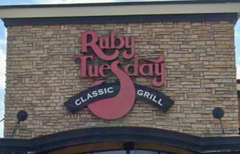 Ruby Tuesday at NewPointe Plaza Closes its Doors