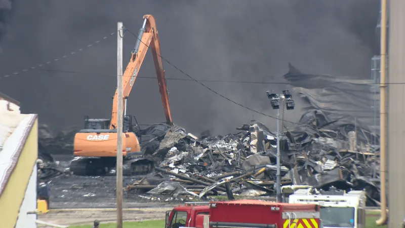 West Virginia Department of Health pauses cleanup at Wood County warehouse fire site