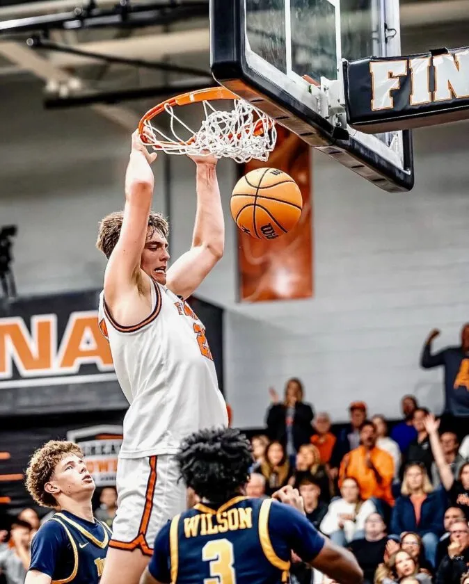 Kendall transitions into junior season at Findlay