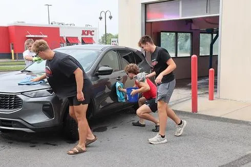 Photos: Bridgeport Football Car Wash