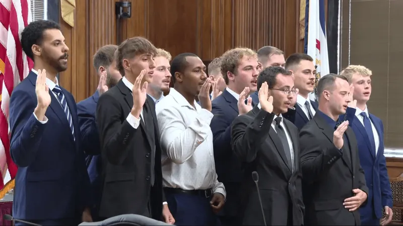 Charleston Police adds 12 officers in largest class since 2005