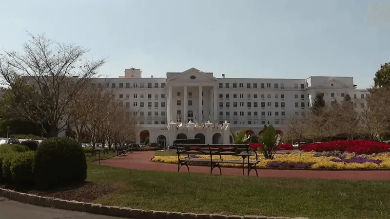 Justice family completes $500 million Greenbrier refinancing deal, avoids casino closure