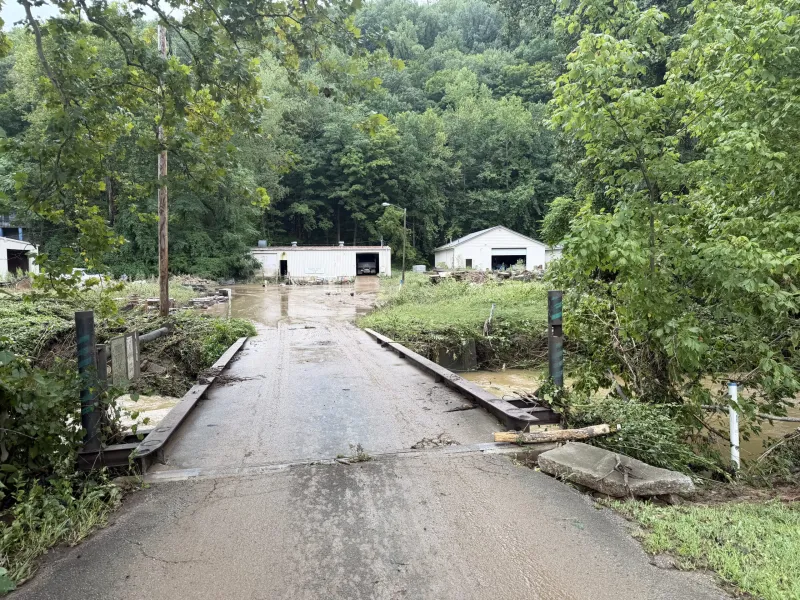Charleston residents told to move to higher ground as floodwaters came out