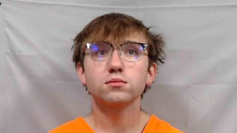 Nicholas County man accused of soliciting minor online, deputies say