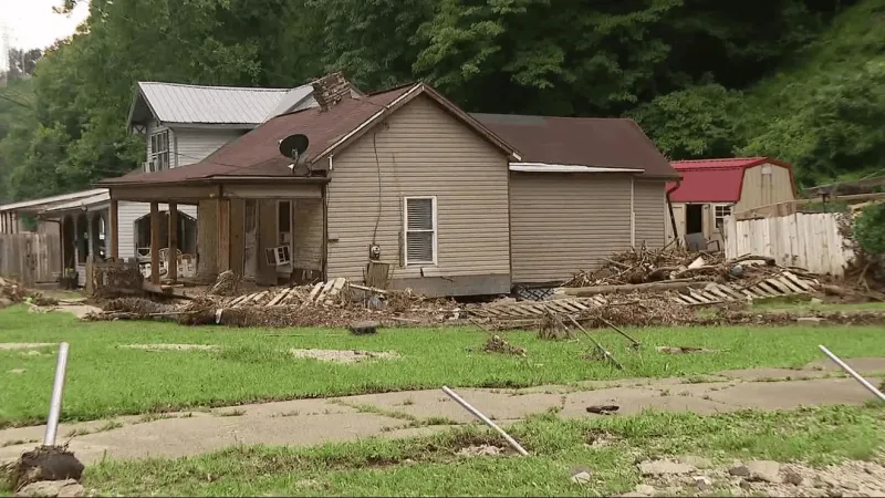 Charleston area flood victims continue cleanup and damage assessments