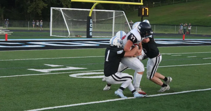 Prep football: Lincoln County defeats Man 12-6 in final scrimmage