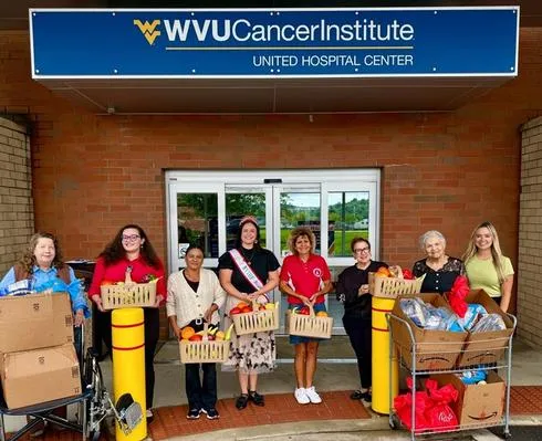 Local Organizations Donate Produce Boxes to UHC Outpatient Cancer Patients
