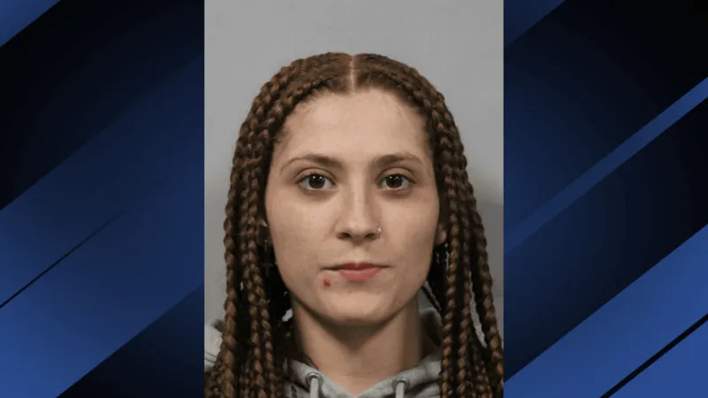 Cross Lanes woman accused of striking person in head with liquor bottle, records say