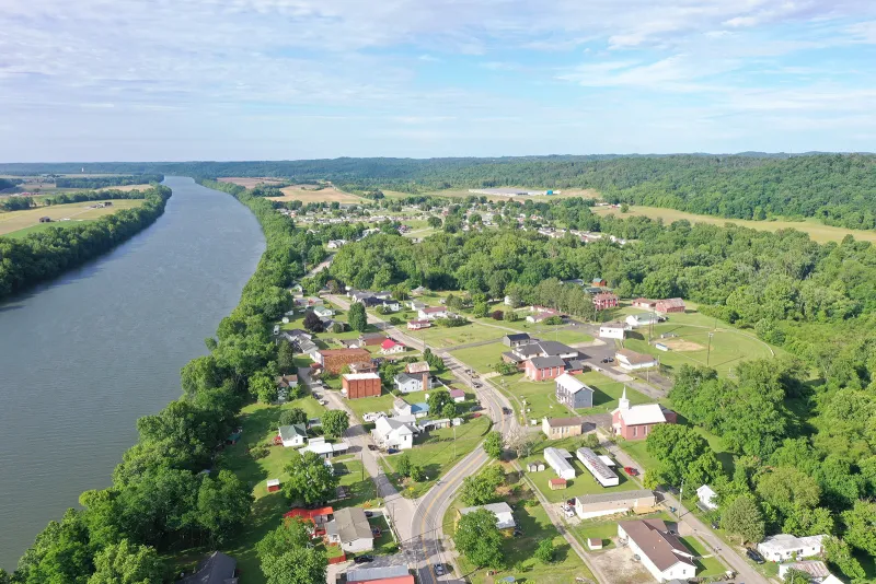 Putnam County residents present resolution to county commission on proposed Google data center