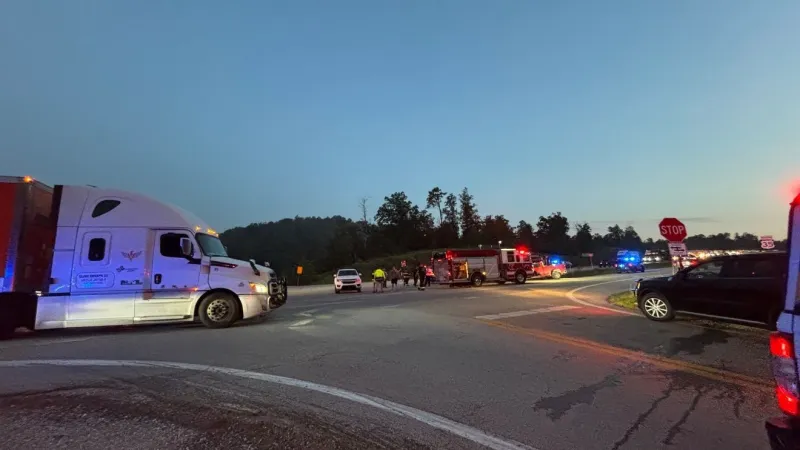 Fatal crash closes part of Route 35 in Putnam County