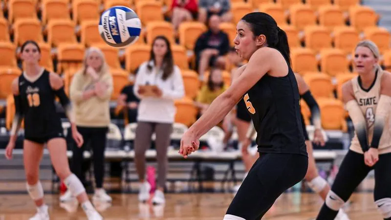 Yellow Jackets open season with four-set victory