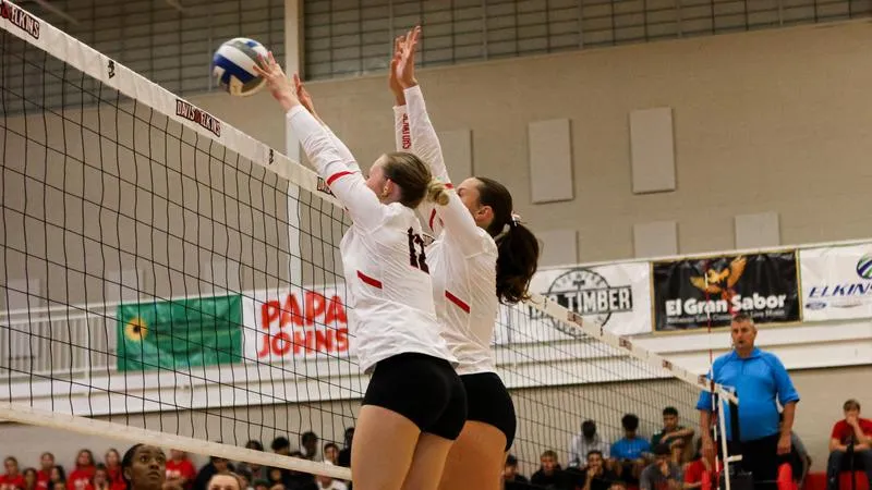 D&E Volleyball Opens Season at 5th Set Invitational