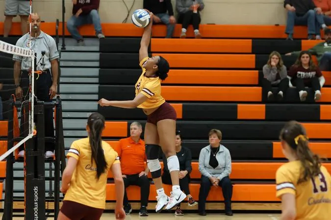 Golden Eagles Fall Short in Pair of 5-Set Matches