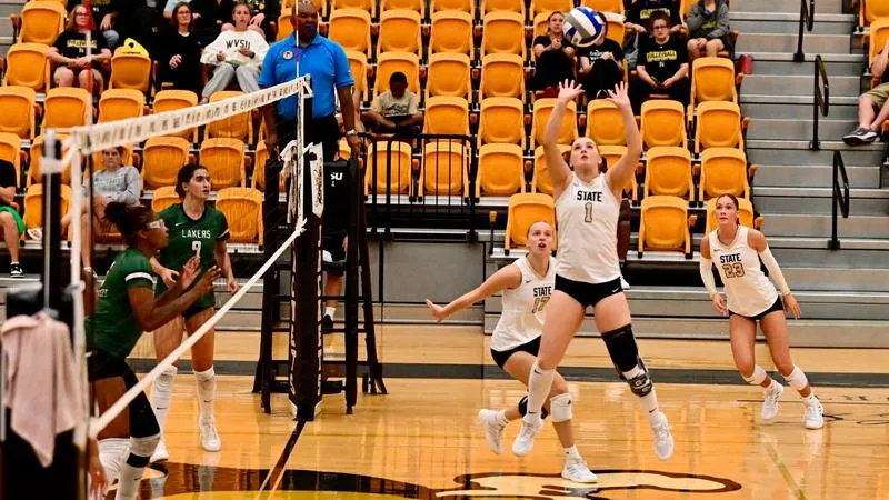 Thrilling reverse sweep helps WVSU split at WVSU/UC Crossover