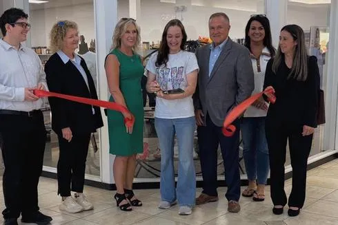 Ribbon Cut on Meadowbrook Mall's Newest Business