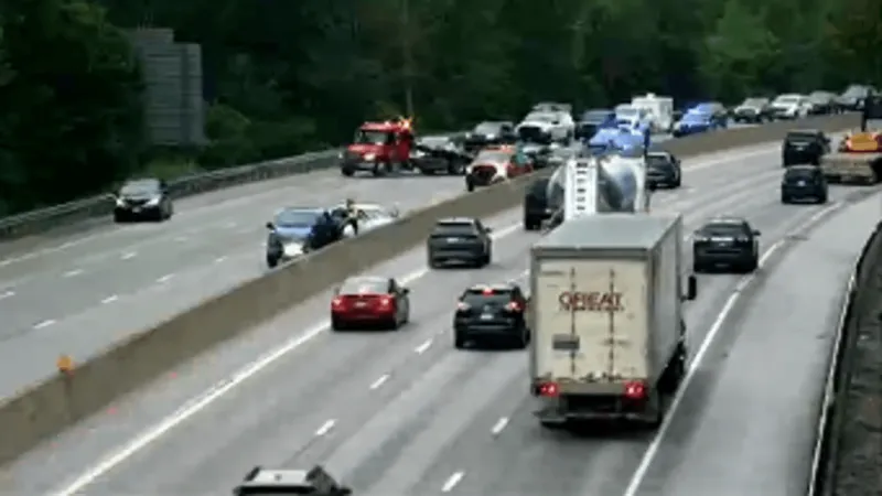 Multiple vehicles involved in crash along I-64 West in Nitro