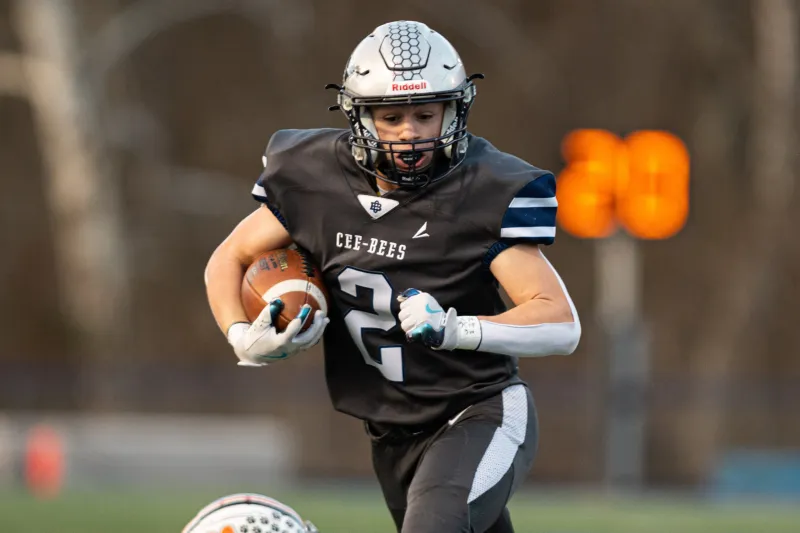 Gavin McLaughlin throws for 3 TDs, C-B runs past Valley Wetzel