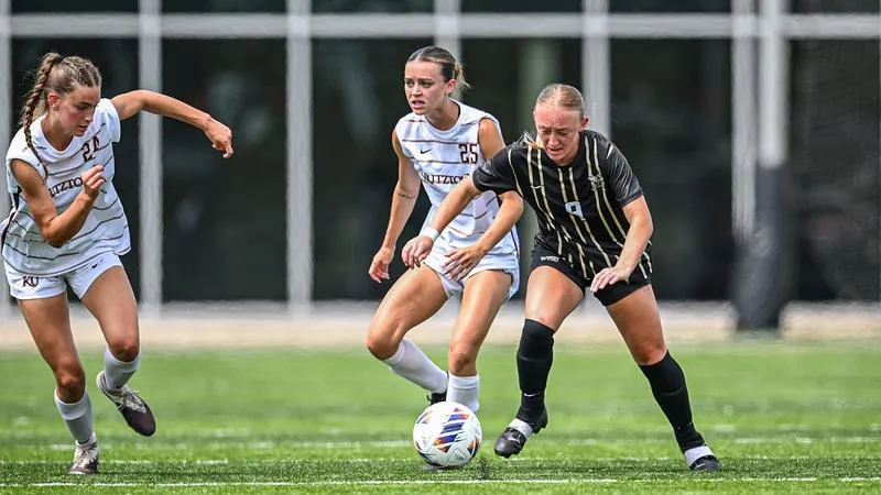 Yellow Jackets battle Golden Eagles to tie