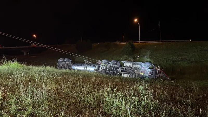 I-64 eastbound on-ramp closed after milk truck crashes into ditch in Putnam County