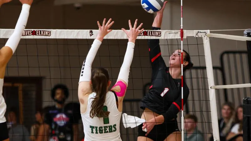 Volleyball Drops Two Matches on Day Two of Concord Classic