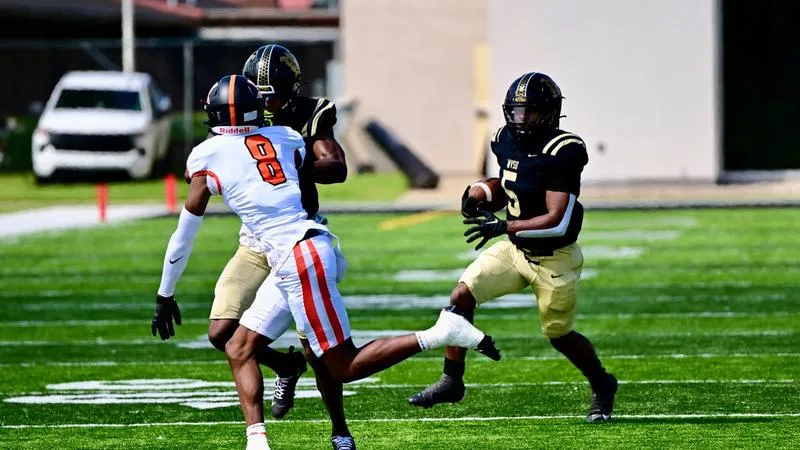 Yellow Jackets come up short against Bobcats